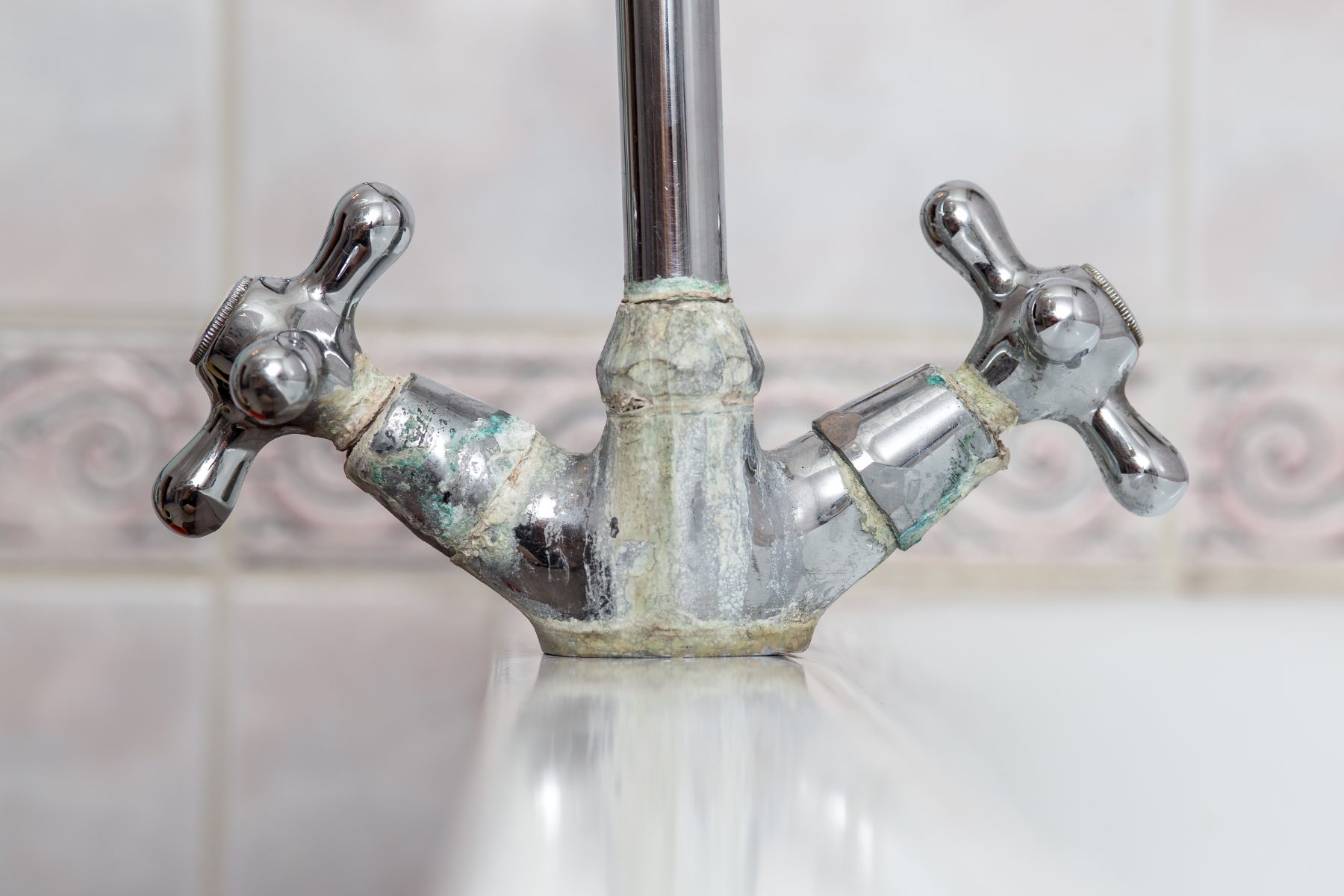 remove limescale from bathroom sink